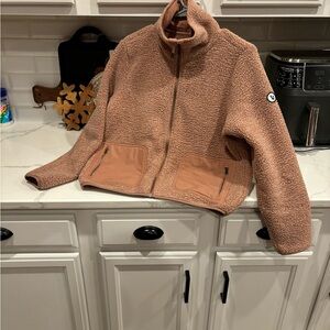 Vuori Alpine Sherpa Jacket